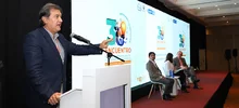 Los funcionarios tienen el poder de transformar a la sociedad a través de la creatividad. 
