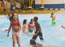 Con el programa Cali Acoge 650 caleños disfrutaron de las atracciones del Acuaparque de la Caña