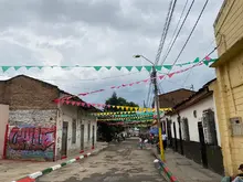 Cali ya tiene su Calle de la Alegría, la pintaron habitantes de calle en proceso de resocialización