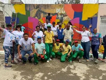 Cali ya tiene su Calle de la Alegría, la pintaron habitantes de calle en proceso de resocialización