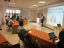 Fotos sesión 2 taller Introducción al Diseño y Desarrollo de Cuestionarios