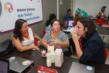 Rodaron las ideas y los sueños con la rueda de oportunidades en Aguablanca Emprende Cultura