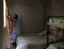 Así se vive con la renovada esperanza de una vida lejos de la guerra y en una vivienda digna