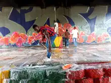 Alcaldía de Cali y comunidad le cambiaron la cara al puente de la carrera 8