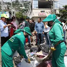 Con recorrido por sitios críticos, Administración Municipal le madruga al problema de las basuras