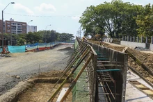 Alcalde Jorge Iván Ospina inspeccionó obras viales en el sur de Cali y conoció en terreno realidades y desarrollos