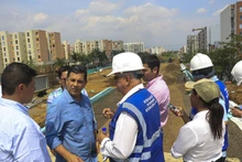 Alcalde Jorge Iván Ospina inspeccionó obras viales en el sur de Cali y conoció en terreno realidades y desarrollos
