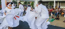 Emotivo homenaje de los artistas caleños en rechazo a la violencia