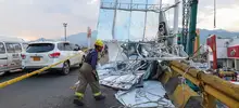 Gestión del Riesgo, Seguridad y Bomberos atendieron emergencias por caída de valla en el sur de Cali