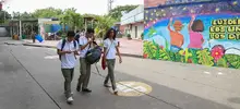Aseo y transporte escolar, contratados acorde a las normas