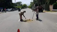 En la avenida Cañasgordas continúan los trabajos de mantenimiento vial