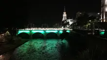 Los monumentos de Cali se visten de verde y azul por los días de San Patricio y del Agua
