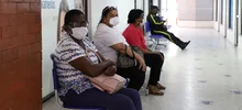 Clínica de Occidente acondiciona carpas para detección temprana de COVID -19