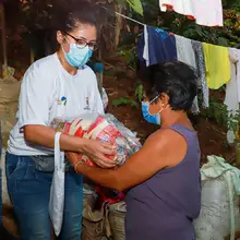 Mercados puerta a puerta llegan a población más vulnerables de Cali 