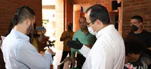  Agentes de las artes y la cultura reciben los primeros bonos alimentarios