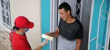 Puerta a puerta se entregaron ayudas humanitarias en San Cayetano y El Nacional