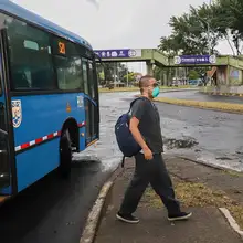 Crónica: La S21, una ruta del MIO que transporta vida