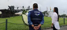 Sonaron trompetas en sentido homenaje a los médicos fallecidos por COVID-19