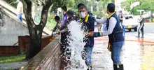 El CAM y sus alrededores recibieron baño de desinfección, es una de las 88 áreas programadas para la limpieza sanitaria
