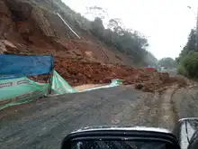 Restablecen paso vehicular tras derrumbe en la vía Pance