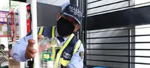 Agentes de tránsito cuentan con duchas de desinfección para antes y después su jornada laboral