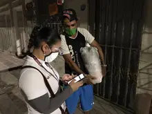 Entregan mercados a 2.350 familias vulnerables del barrio Obrero