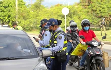 Conductores de vehículos siguen incumpliendo la medida de pico y vida