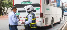 Inmovilizan bus que iba a transportar venezolanos sin autorización 