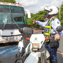 Inmovilizan bus que iba a transportar venezolanos sin autorización 