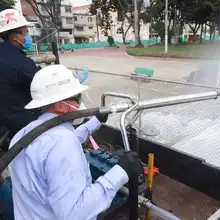 Con cañones de largo alcance comenzó otra etapa en el lavado y desinfección de Cali