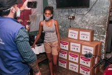 Con 2.000 kits humanitarios despertamos a los más necesitados