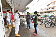 6 mil metros cuadrados fueron desinfectados en la plaza de Santa Elena 