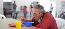 El comedor Juan XXIII, una esperanza de alimento para 220 caleños