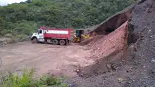 Reparan vías en zona urbana y rural de Cali