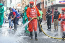 Con lavatón y simulacro de activación, el centro de Cali alista su reapertura