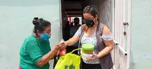 Alcaldía alimenta diariamente a 200 personas en la comuna 12 