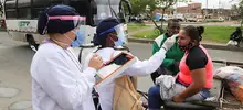 Con tamizajes y entrega de mercados se atendió a población de la Comuna 16