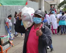 Con tamizajes y entrega de mercados se atendió a población de la Comuna 16