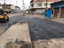 Continúa la recuperación de la capa asfáltica en Santa Elena