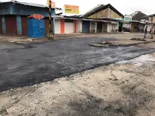 Continúa la recuperación de la capa asfáltica en Santa Elena