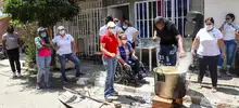 La solidaridad y la hermandad de los caleños marcan el inicio de una nueva jornada en las angostas calles de la Comuna 14, al oriente de la capital vallecaucana