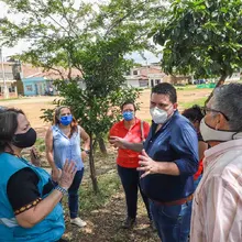 Alcaldía y comunidad visitan terreno donde se construirá Parque Lineal Cauquita