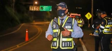 En las entradas y salidas de la ciudad las autoridades de tránsito y seguridad desplegaron un fuerte dispositivo. 