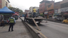 Autoridades de tránsito recuperan espacio de la vía mixta en la calle 15