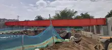 Instalan vigas del puente sobre el río Lili