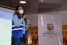 Líderes del barrio El Guabal destacaron el trabajo comunitario de funcionaria caleña