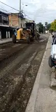 Actividades de mantenimiento vial continúan en el barrio 7 de Agosto