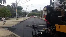 Actividades de mantenimiento vial continúan en el barrio 7 de Agosto