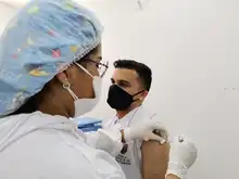 Exitosa jornada de vacunación gratuita en la Secretaría de Salud