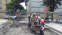 Rehabilitan paso tras derrumbe en La Leonera